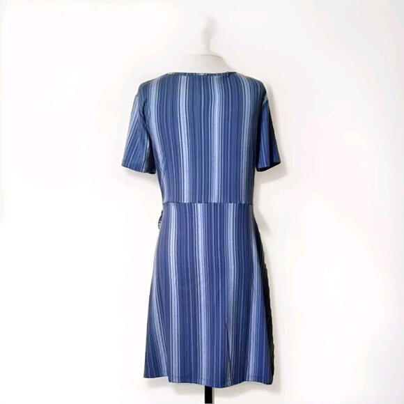 ARDENE FAUX WRAP DRESS SIZE LARGE - Picture 3 of 3